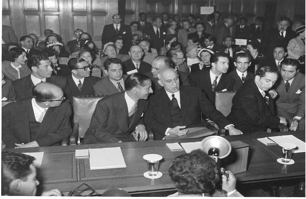 Mohammad Mosaddeq
pläderar i Haag 1951